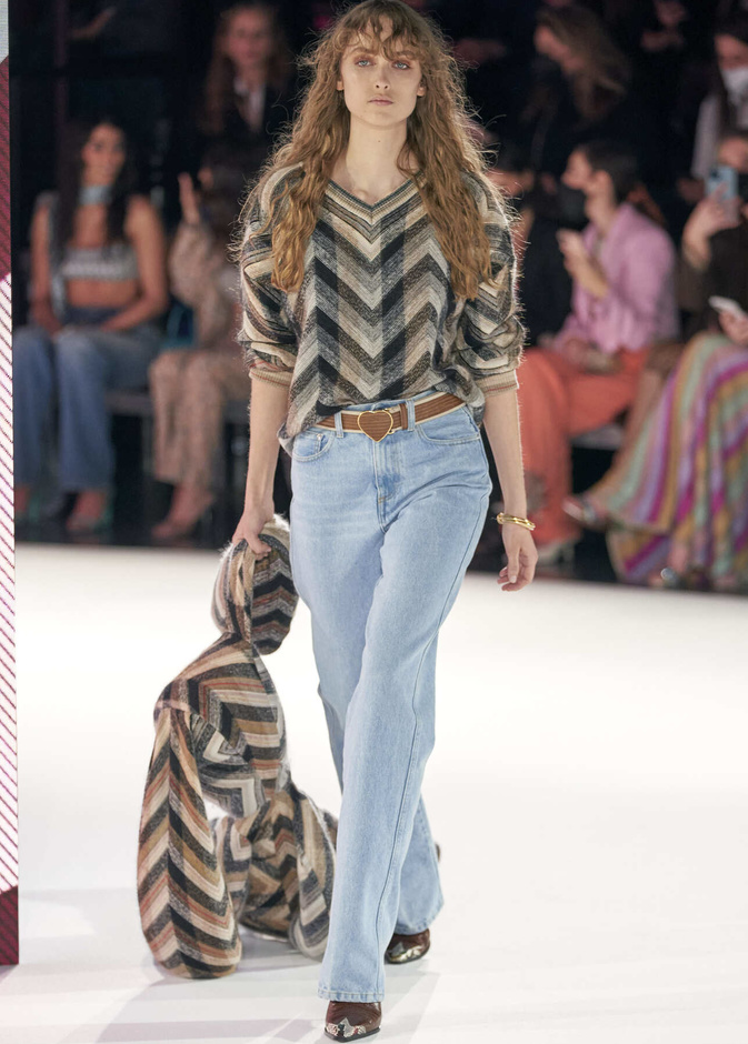 موديلات بناطيل واسعة ومريحة ملائمة لحضور مباريات كأس العالم 2022