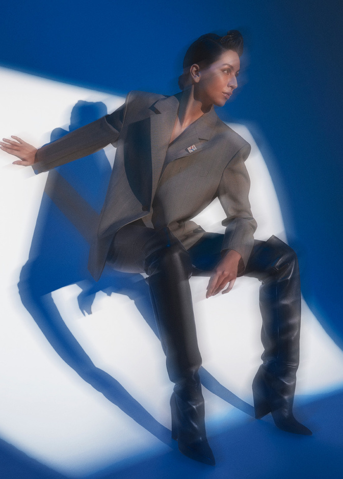 جلسة تصويرية خاصة بـ "هي" تحت عنوان Trench & Boots