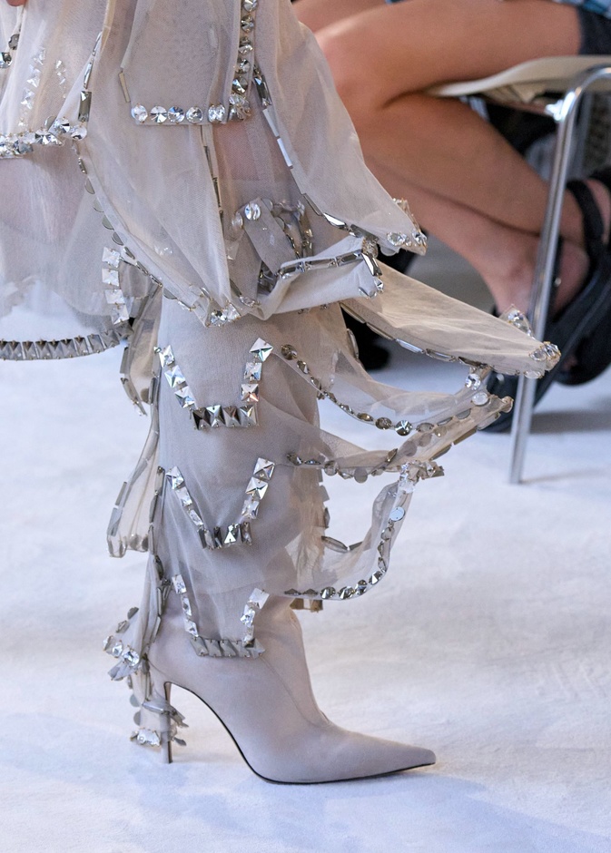 نصائح ذهبية للعناية بجزماتك الشتوية والحفاظ على رونقها