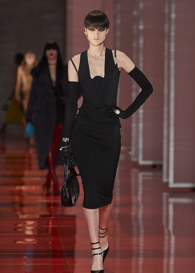 القفازات هي الإكسسوار الذي على كل امرأة اقتناؤه هذا الشتاء