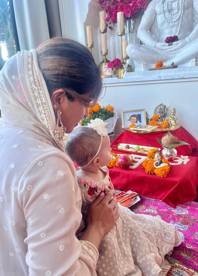 بريانكا تشوبرا تصطحب ابنتها مالتي ماري إلى الهند للمرة الأولى