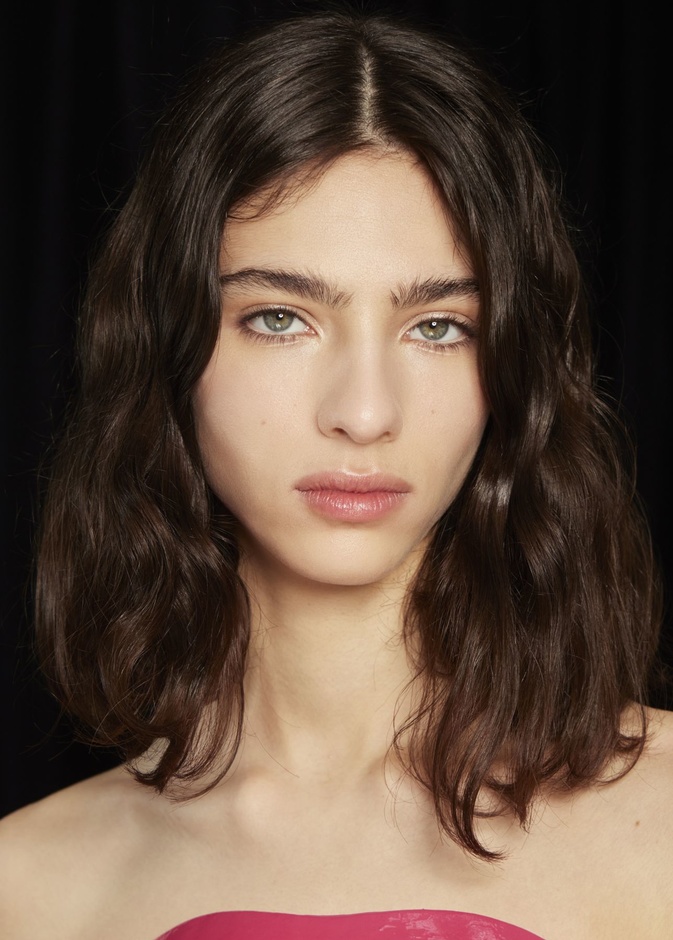 كيف تعتنين ببشرتك الدهنية في فصل الشتاء بطريقة طبيعية؟