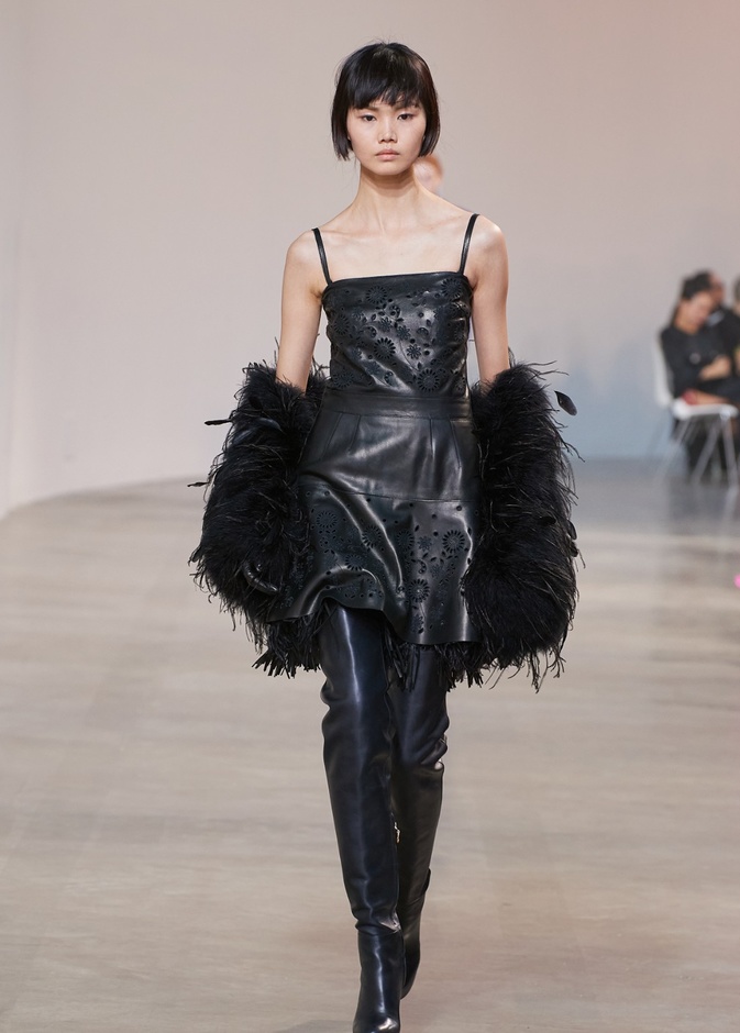 اتقني صيحة Leather On Leather لإطلالة تخطف الأنظار