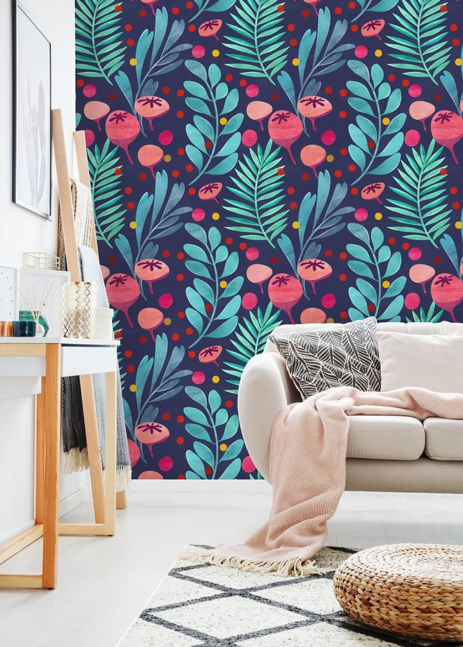 الجمع بين الرسومات الطبيعية والنقشات الهندسية في غرفة معيشة مودرن