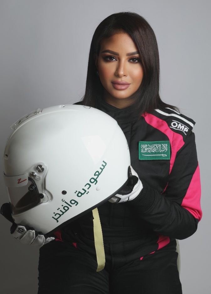 سائقة الراليات السعودية "مها الحملي" لـ "هي":  المرأة السعودية مميزة وتنافس عالميا في جميع المجالات