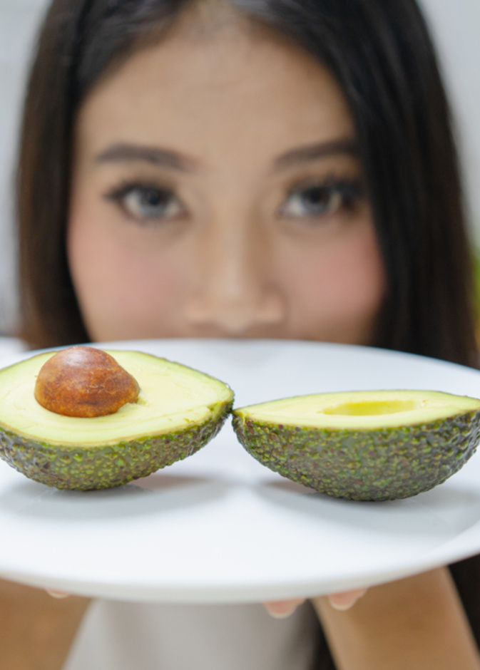 لمريضات الكوليسترول... تناولوا الأفوكادو وهذه فوائده
