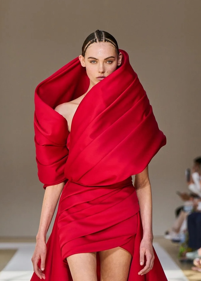 عروس رأس السنة@eliesaab