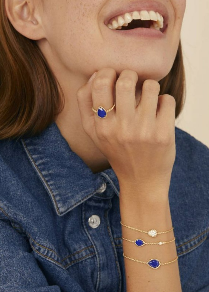 من مجموعة Serpent Bohème المرصعة باللازورد من بوشرون Boucheron
