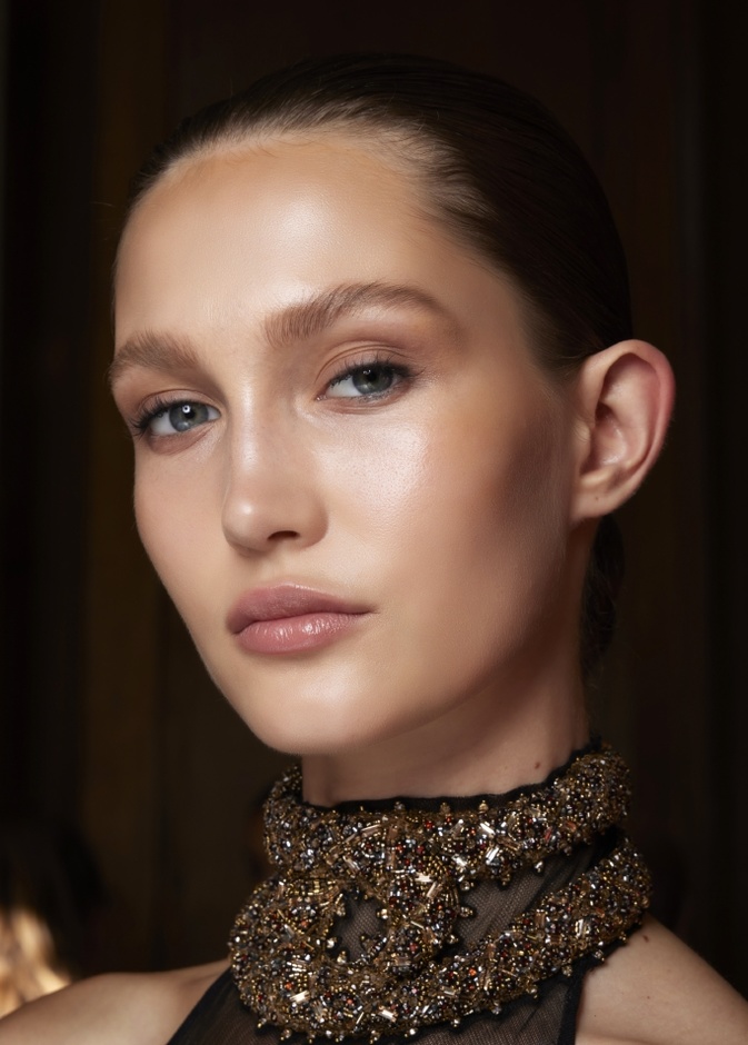 طبقي الكونتور في الأماكن المناسبة للحصول على مكياج محترف