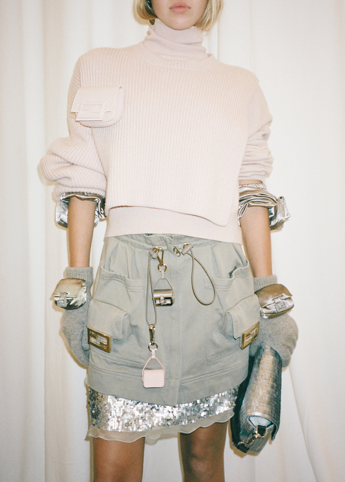 جلسة تصويرية خاصة بـــ "هي" ودار FENDI تحت عنوان The Iconic