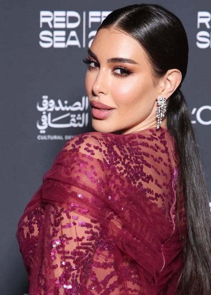 مكياج برونزي يناسب اطلالتك في سهرة رأس السنة 2023