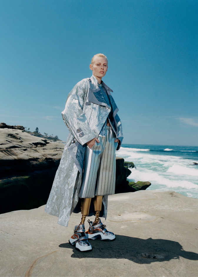 جلسة تصويرية خاصة بـــ "هي" ودار LOUIS VUITTON تحت عنوان Reflections Metallic