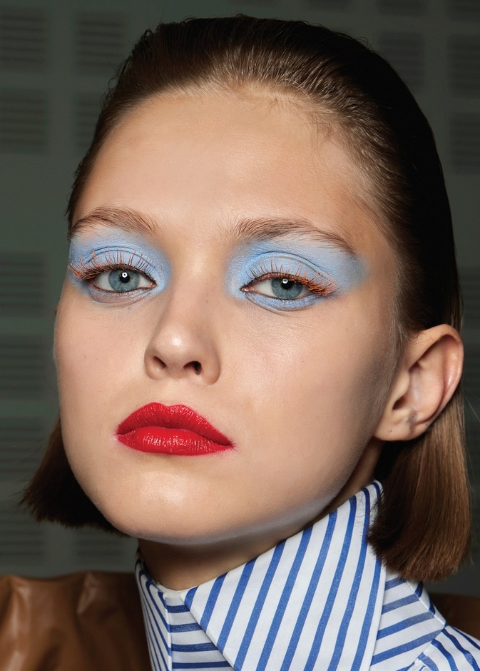 صيحات جمالية جريئة ومستحضرات تستحق التجربة لموسم مناسبات نهاية العام