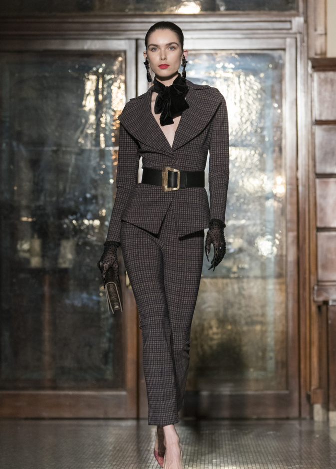 تعرفي على أبرز موديلات الأحزمة الرائجة لهذا الخريف..خطوات تنسيقية عصرية لإطلالة مميّزة