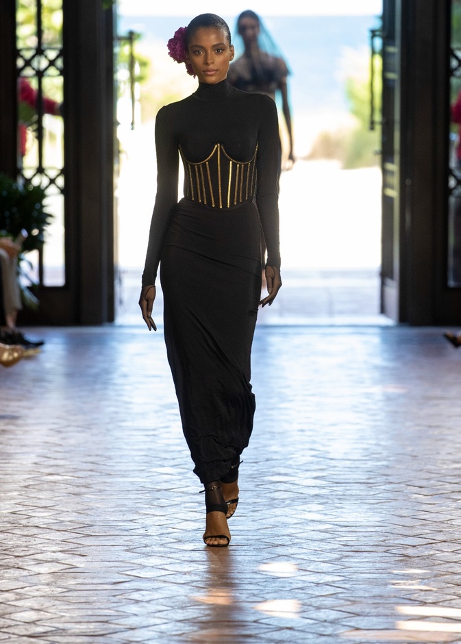 مجموعة Dolce & Gabbana Alta Moda وAlta Sartoria تصاميم فريدة لامرأة فريدة من نوعها