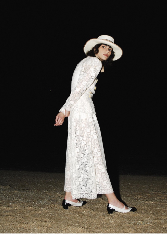 جلسة تصويرية خاصة بـــ "هي" ودار Dior تحت عنوان Light Up The Sky