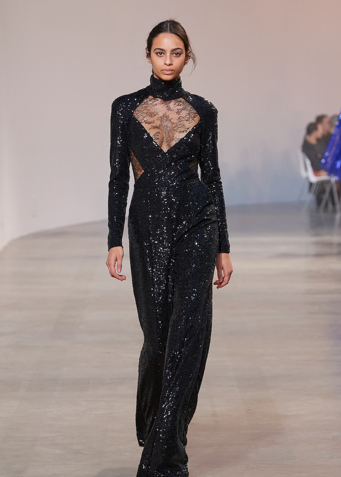 19 جمبسوت بتصميم فاخر لسهرات رأس السنة 