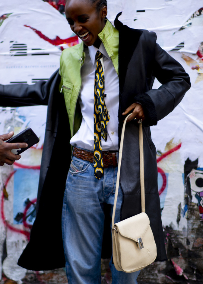 ربطة العنق صيحة خريف 2022 بتنسيقات Street style