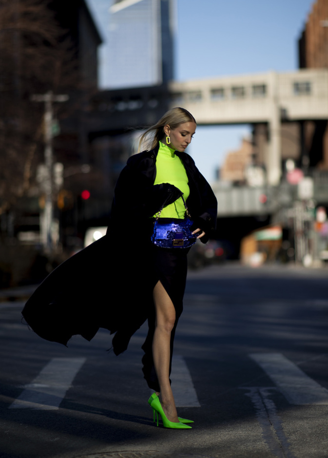 ما هو الحذاء المناسب لإطلالات نهاية العام؟! إختاري الأجمل ونسقيه مستويحة من الصور