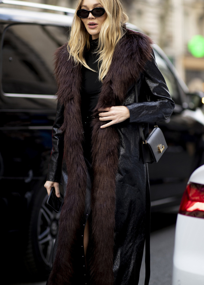 الياقة الفرو صيحة خريف 2022 بتصاميم لافتة وتنسيقات مميّزة من Street style