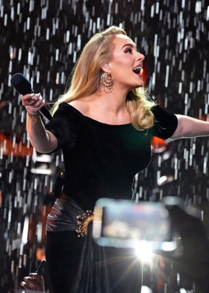 أديل Adele المغنية الشهيرة
