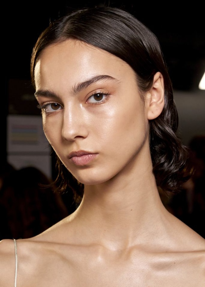 ماسك التفاح وماء الورد لتعزيز نضارة البشرة قبل راس السنة 2023