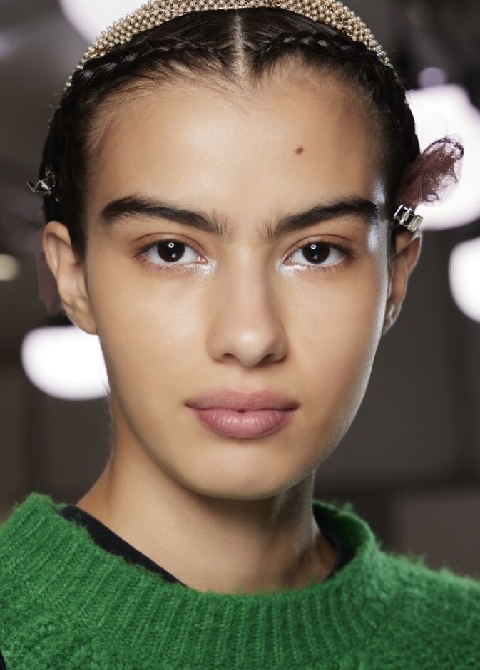 أحدث صيحات تجميلية للحصول على شفاه أكثر جمالاً