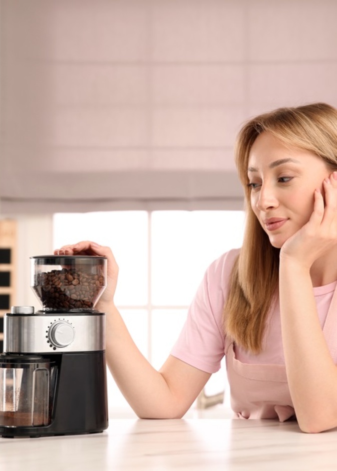 عدا عن شربها.. استخدامات غير متوقعة للقهوة في المنزل والتجميل