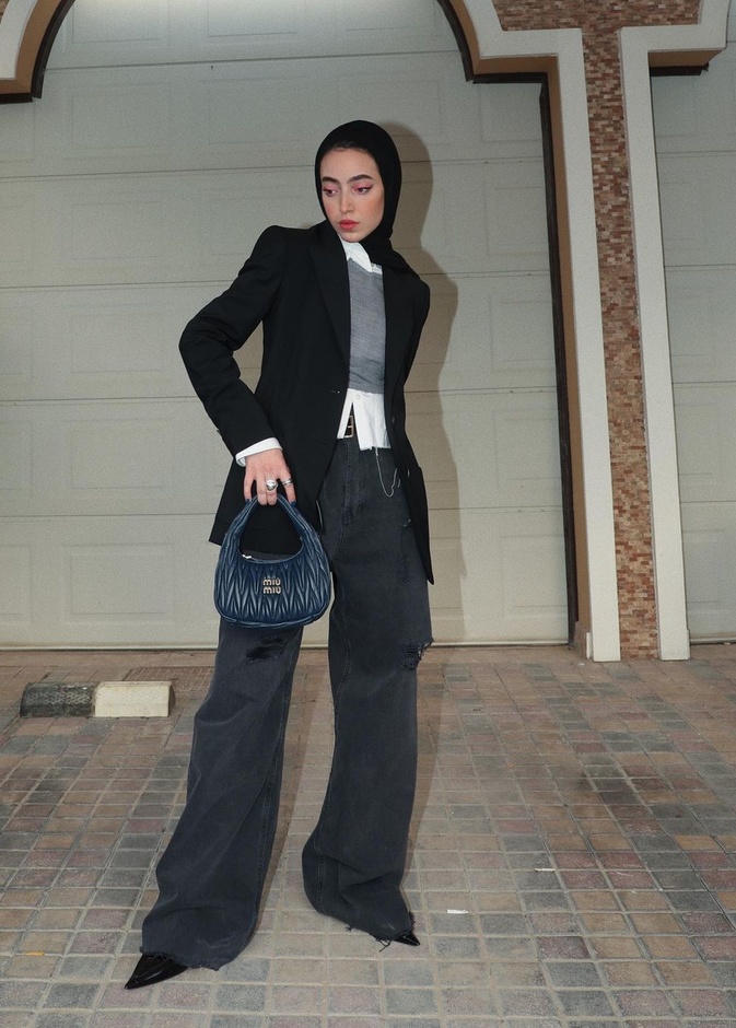 للصبايا المحجبات تنسيقات أزياء عصرية ومبتكرة من لينا الغوطي