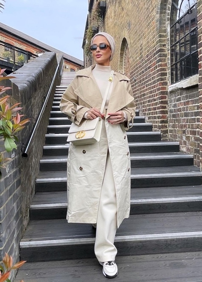 إطلالات عصرية للمحجبات من وحي "خلود الوتيد"