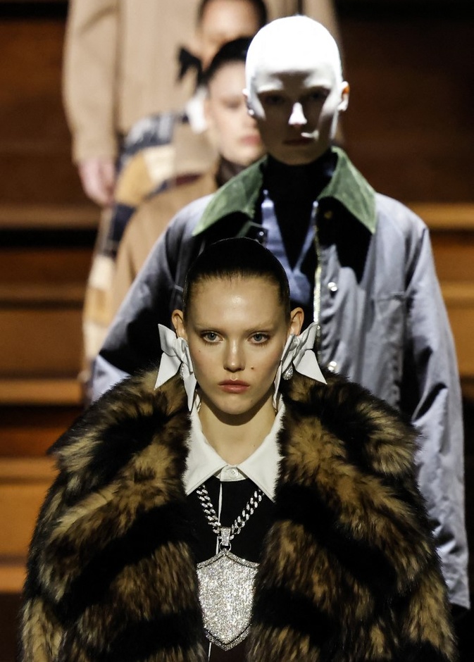 إعادة البيع وسيلة تتبعها علامات الأزياء لأسلوب أكثر استدامة