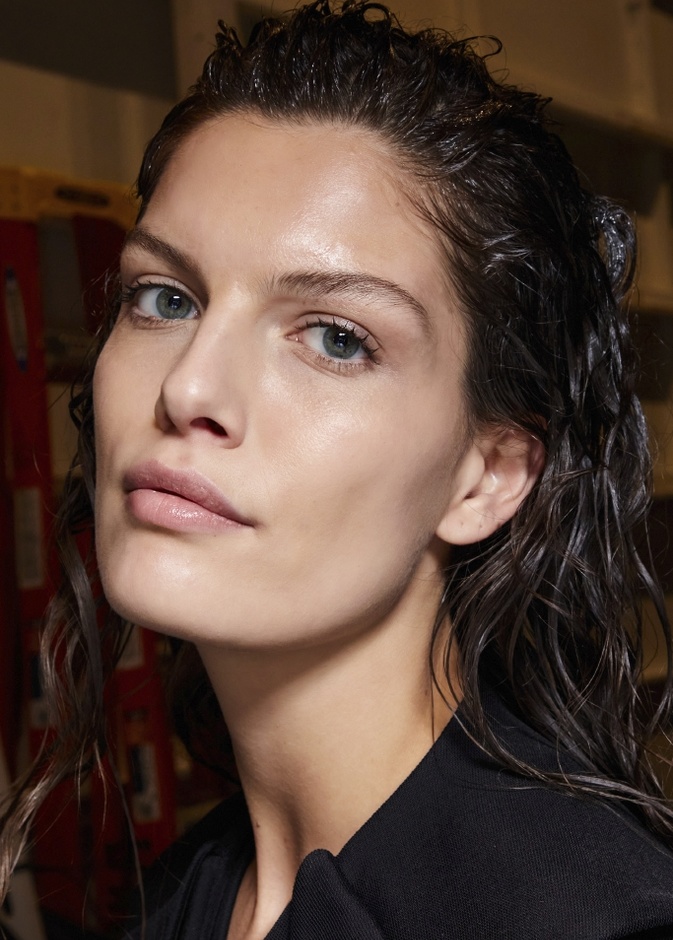 كيف تختارين السيروم المناسب لنوع بشرتك