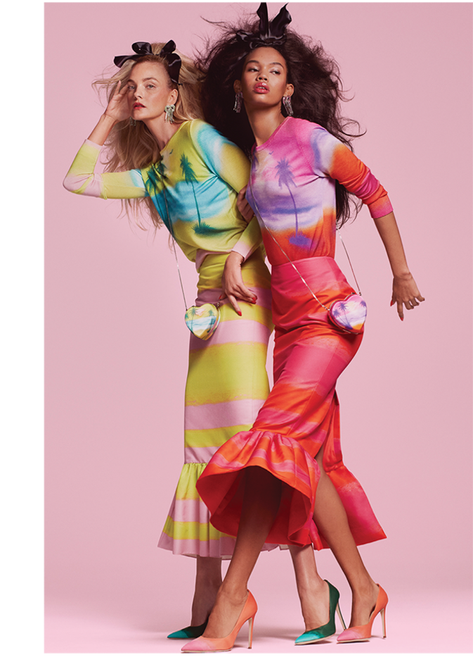 إطلالات تركّز على الأزهار الاستوائية وسعف النخيل لتجددي خزانتك من مجموعات ريزورت 