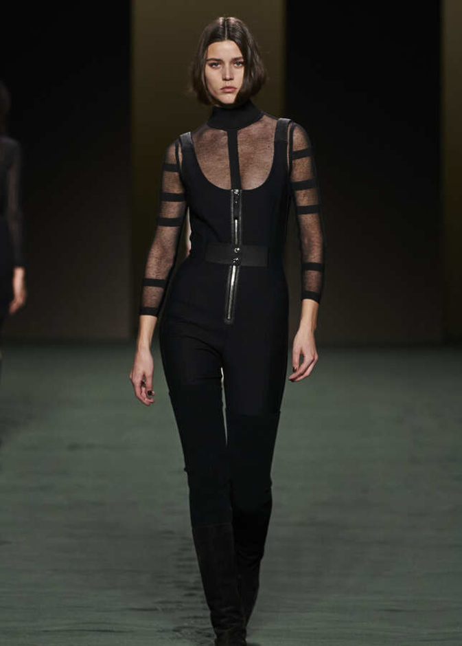 جمبسوت مميّز باللّون الأسود من Hermes