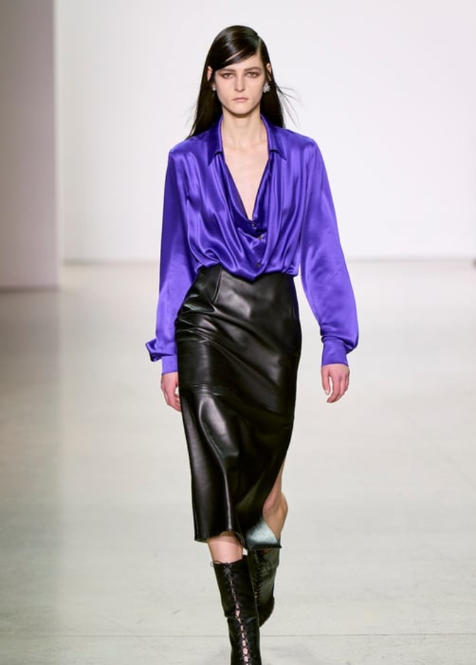 تنسيقات في التنورة الجلد على كل امرأة اعتمادها 