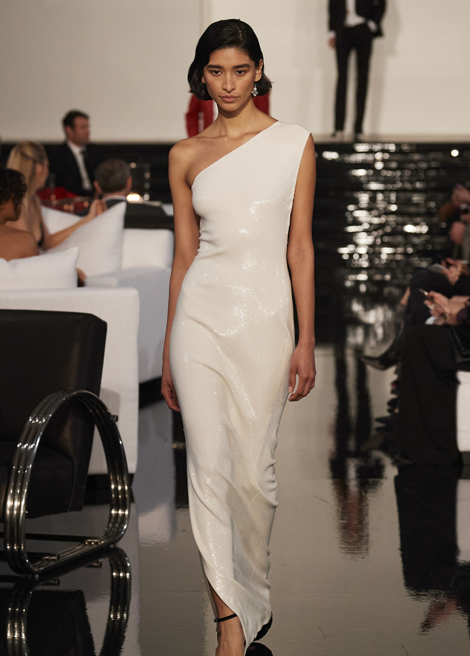  ألوان فساتين جريئة لصاحبات البشرة السمراء