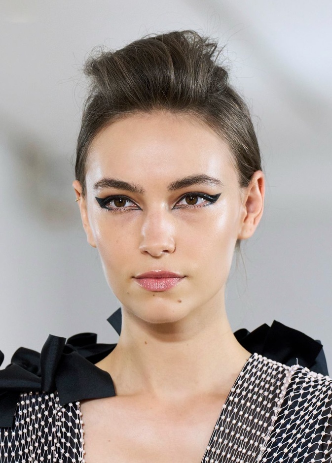 حقائق لا تعرفيها عن مُستحضرات التجميل ... إليك أغربها