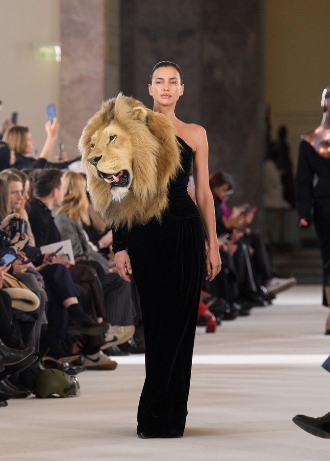 10 معلومات عن Schiaparelli... كيف غيّرت الدار الفرنسية وجه الموضة