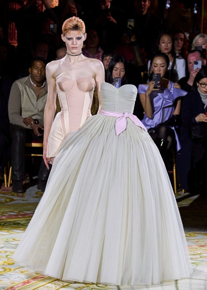 إحساس السنوات الأخيرة ينعكس على مجموعة Viktor&Rolf