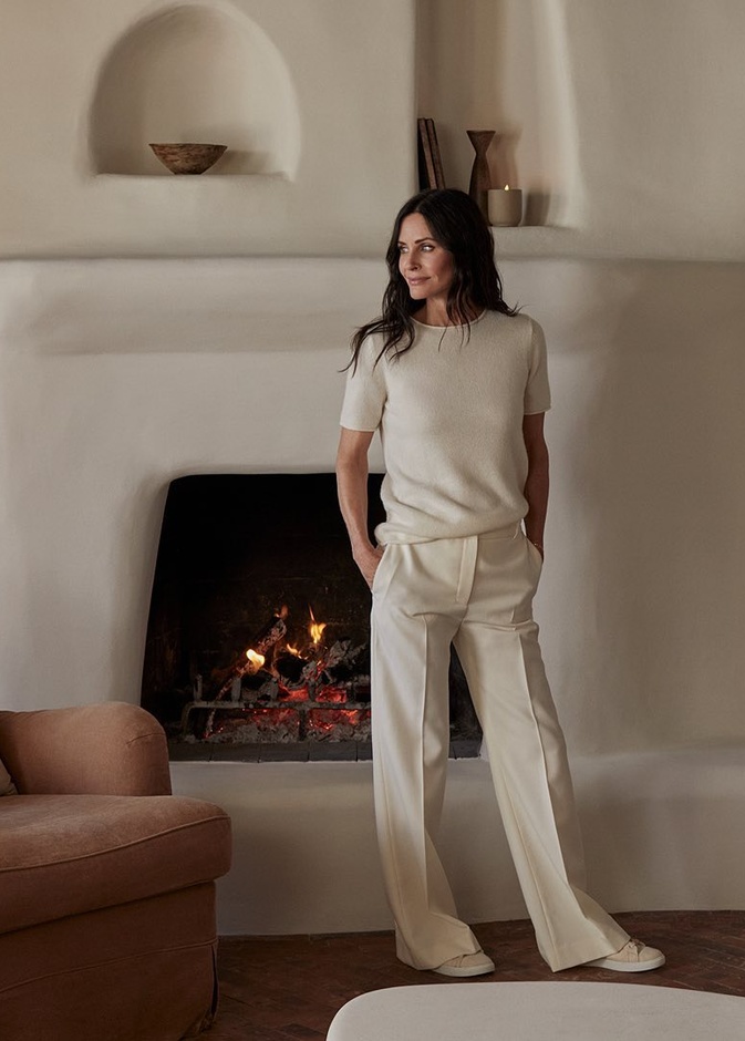 كورتني كوكس تبيع شقتها في لوس أنجلوس بسعر ٤.٥ مليون دولار