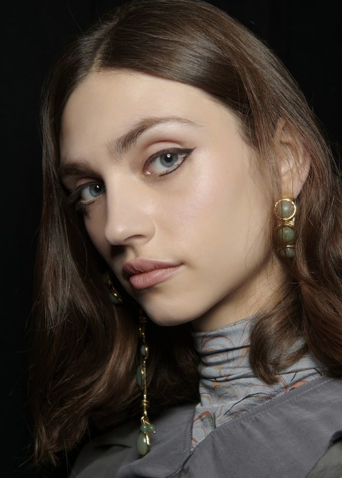 أساليب طبيعية لتحضير وجهك قبل وضع المكياج ...لا تغفليها