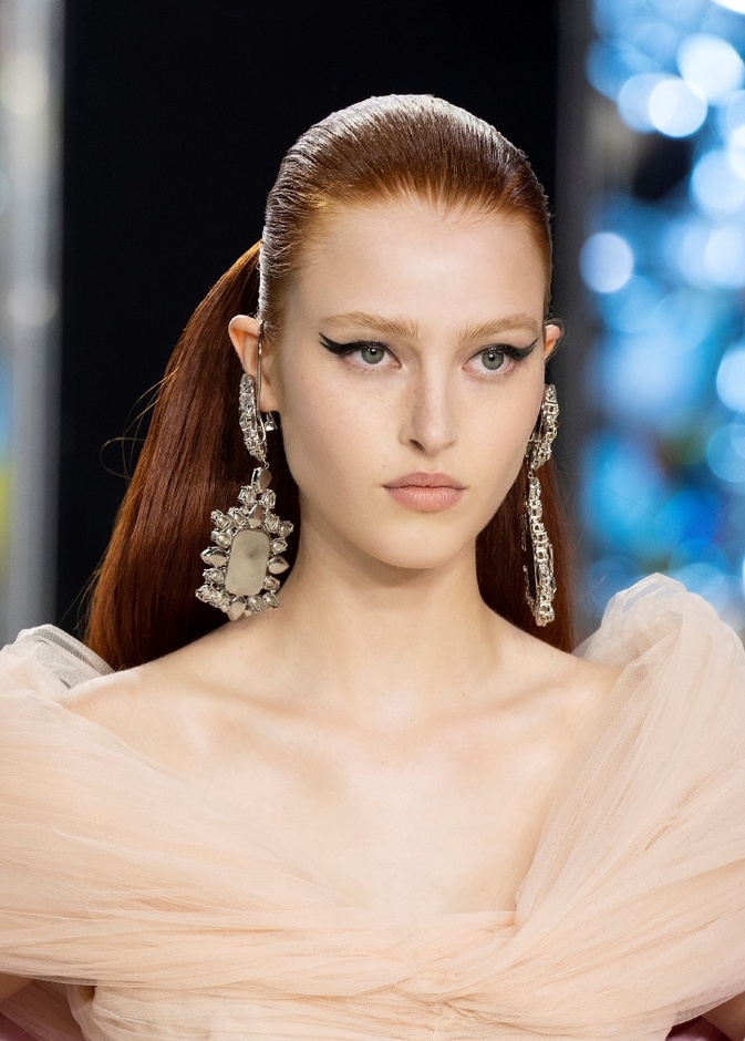 الآيلانير المستحضر الأساسي لعيون جذابة .. قواعد لإختياره ورسمات لا تندثر به