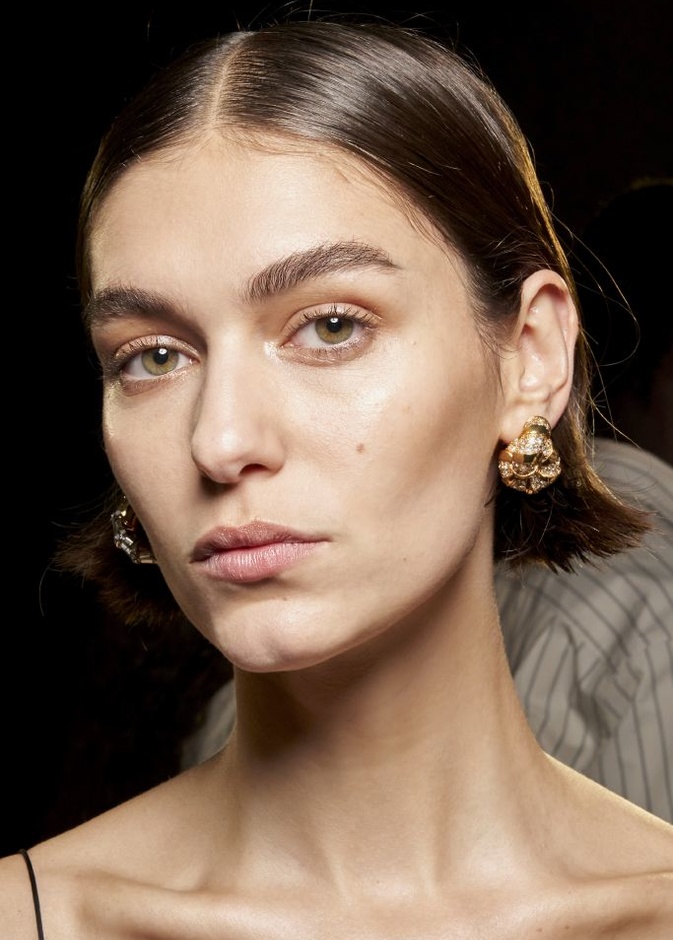 عززي جمال بشرتك وشبابها من خلال علاجات التقشير الكيميائي