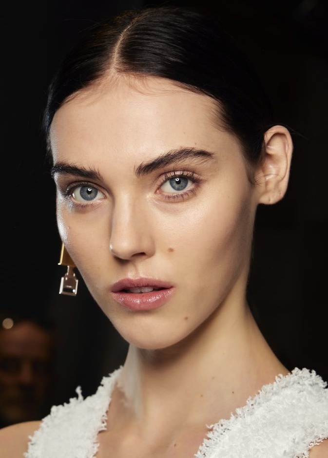 بشرتك أكثر شباباً في عام 2023 مع تقنية الهايفو HIFU ..إليك مميزاتها