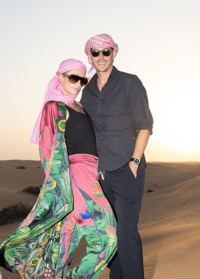 باريس هيلتون وزوجها 