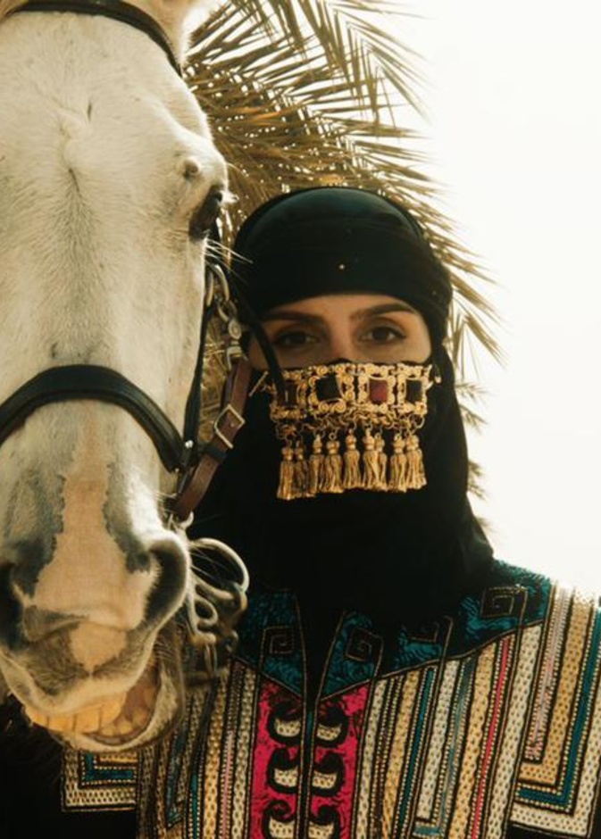 "أضوى عدنان أكبر" تكشف لـ "هي" تفاصيل التصميم الإبداعي الخاص بيوم التأسيس