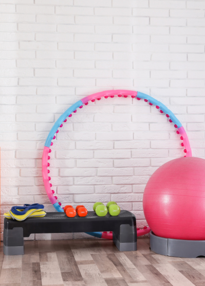 أهم الأدوات الرياضية التي قد تحتاجين إليها عند ممارسة الرياضة في البيت