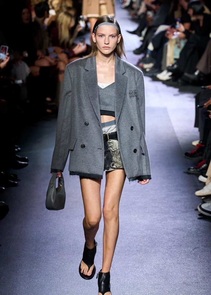 اللون الرمادي متعدد الاستخدامات ومحايد وأنيق