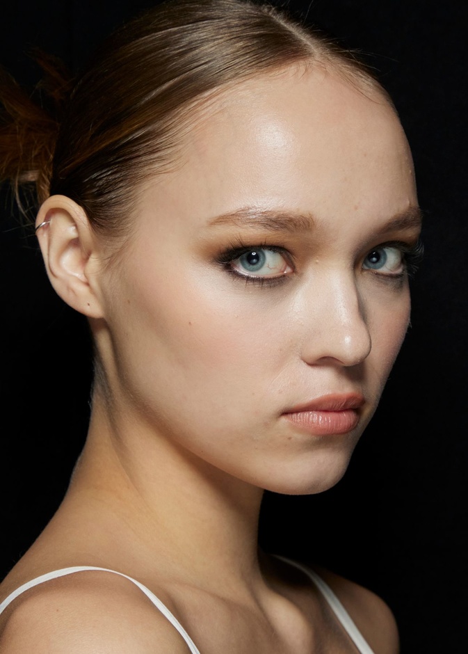 دليلك الجمالي حول كيفية العناية ببشرتك أثناء السفر