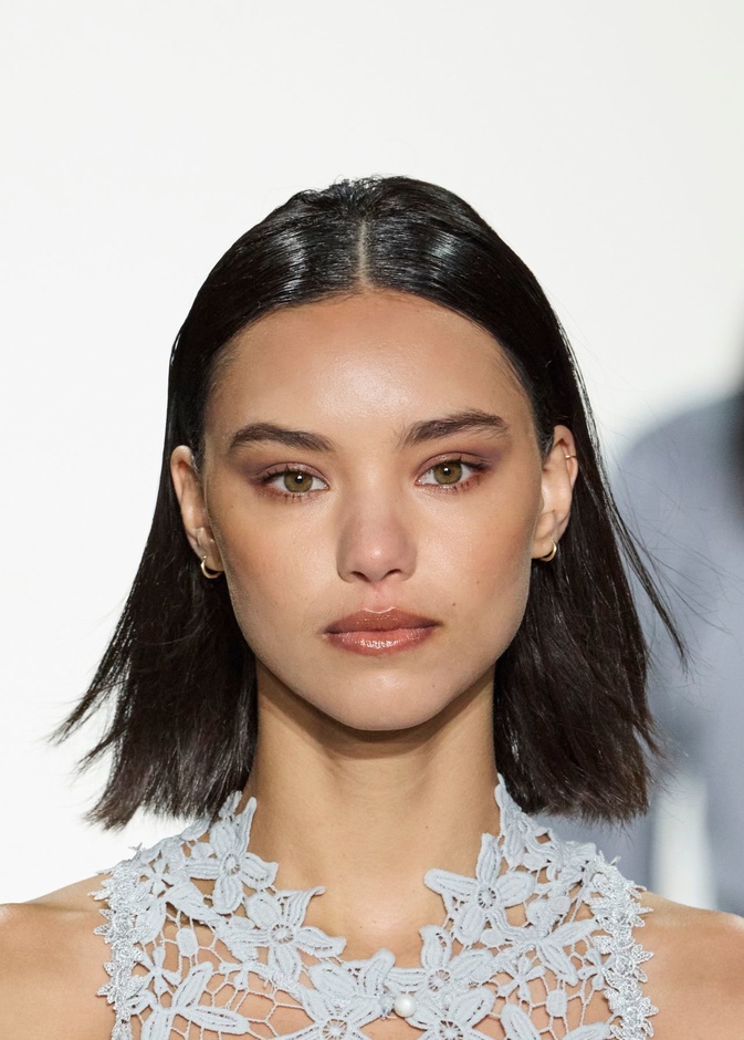 رسمات المكياج البرونزي الفاتح على طريقة دار Tiffany Brown